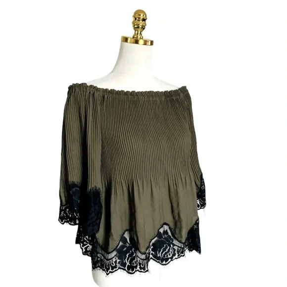 DELFI COLLECTIVE | SAMANTHA LACE TRIM COLD SHOULDER TOP IN OLIVE GREEN SIZE XS - Picture 6 of 11